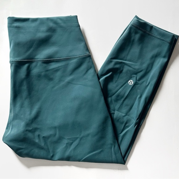 •LULULEMON• Wunder Train Crops Size 12 - Picture 5 of 8